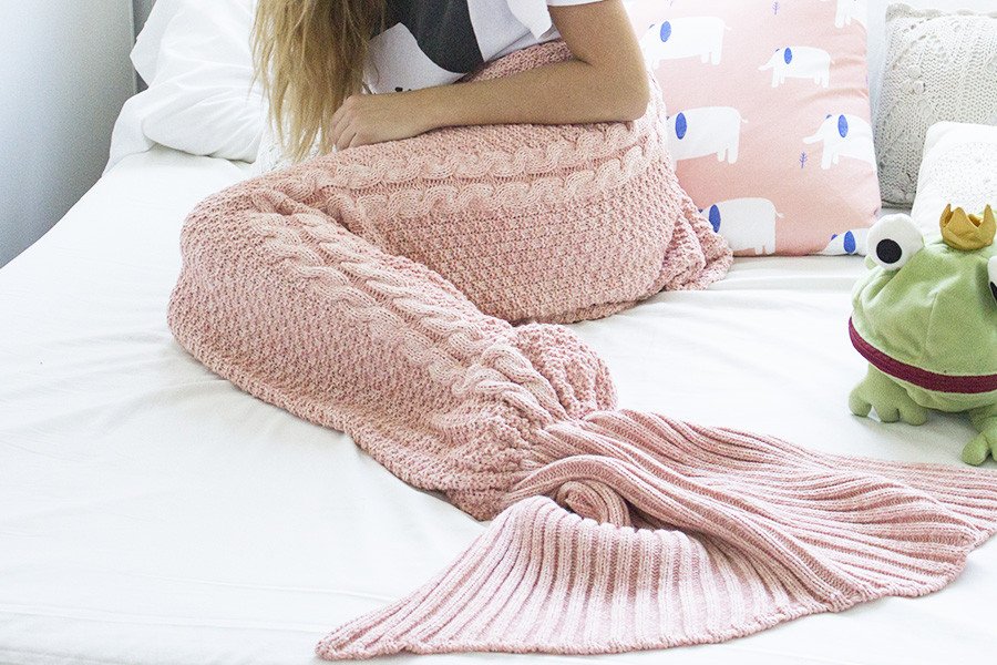 mermaid-blanket-manta-sirena-flamingueo-rose2_1024x1024